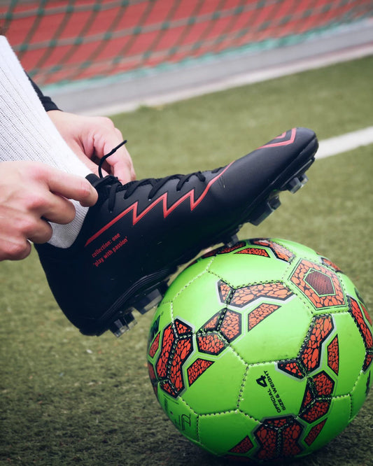 Nooit meer de verkeerde pasvorm: Hét geheim voor de perfecte voetbalschoen